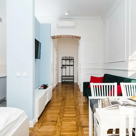 Old Time Apartment *