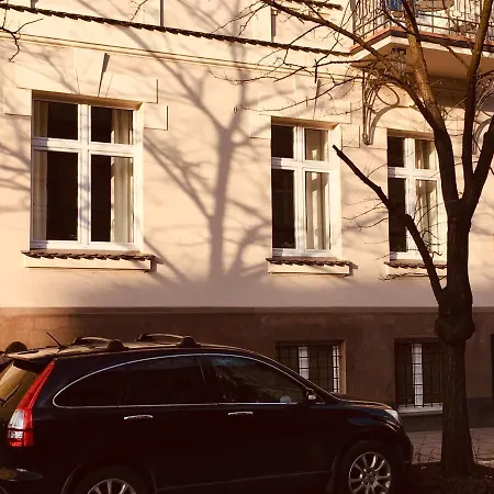 Old Time Apartment *